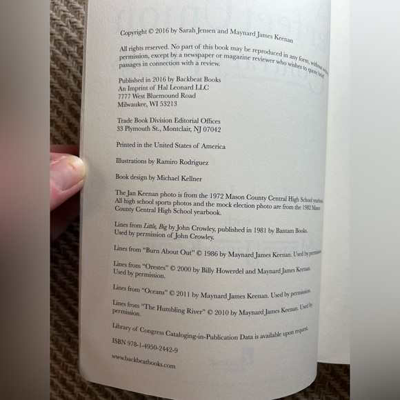 📖 free with purchase 👀 - Picture 3 of 3